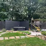 Ode To The \'70\'S Creative Private Home With Pool