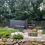 Ode To The \'70\'S Creative Private Home With Pool