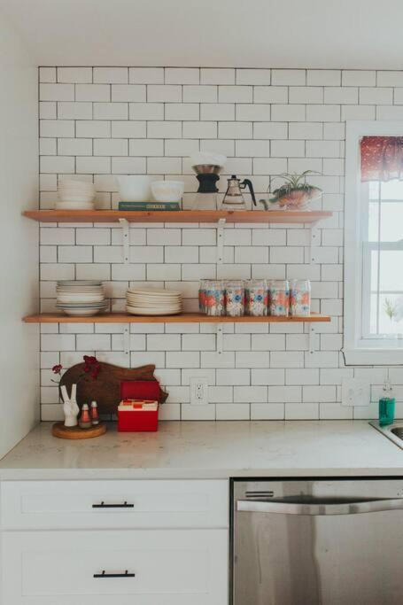 Ode To The '70's Creative Private With Pool Honey Brook