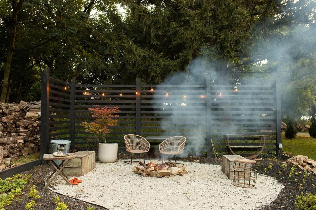 Ode To The '70's Creative Private With Pool
