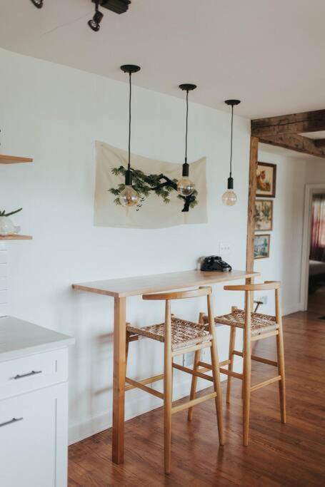 Ode To The '70's Creative Private With Pool Casa rural Honey Brook