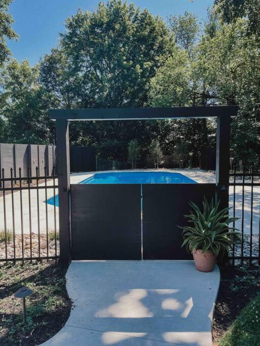 Ode To The '70's Creative Private With Pool