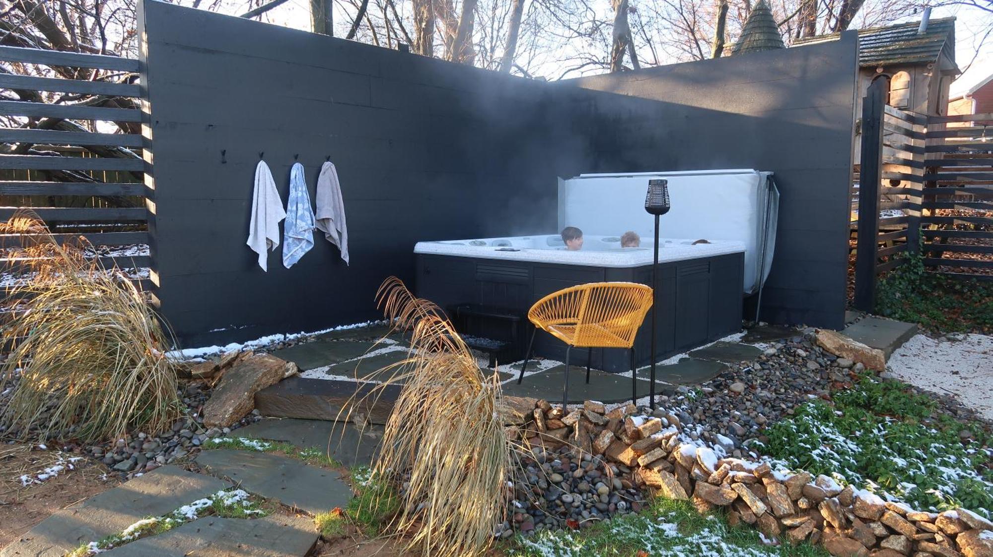 Ode To The '70's Creative Private With Pool